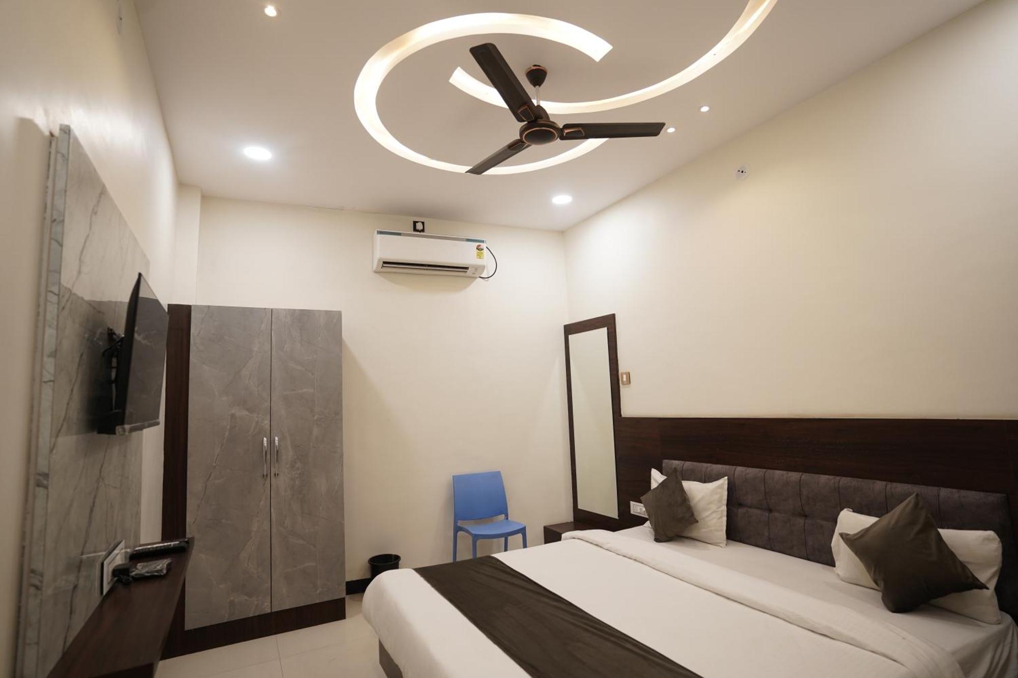 Hotel Dev Kripa Ujjain Exterior photo